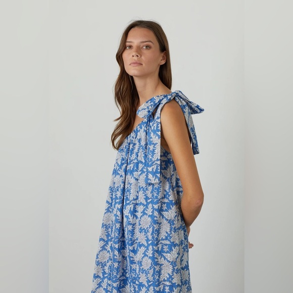 Velvet by Graham & Spencer Joanna Dress Blue One-Shoulder Tie Tiered Maxi Size S - Picture 3 of 11